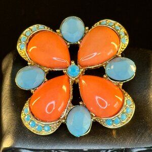 🌺 Vintage Coral & Turquoise Statement Brooch – Bold Gold-Tone Floral Design